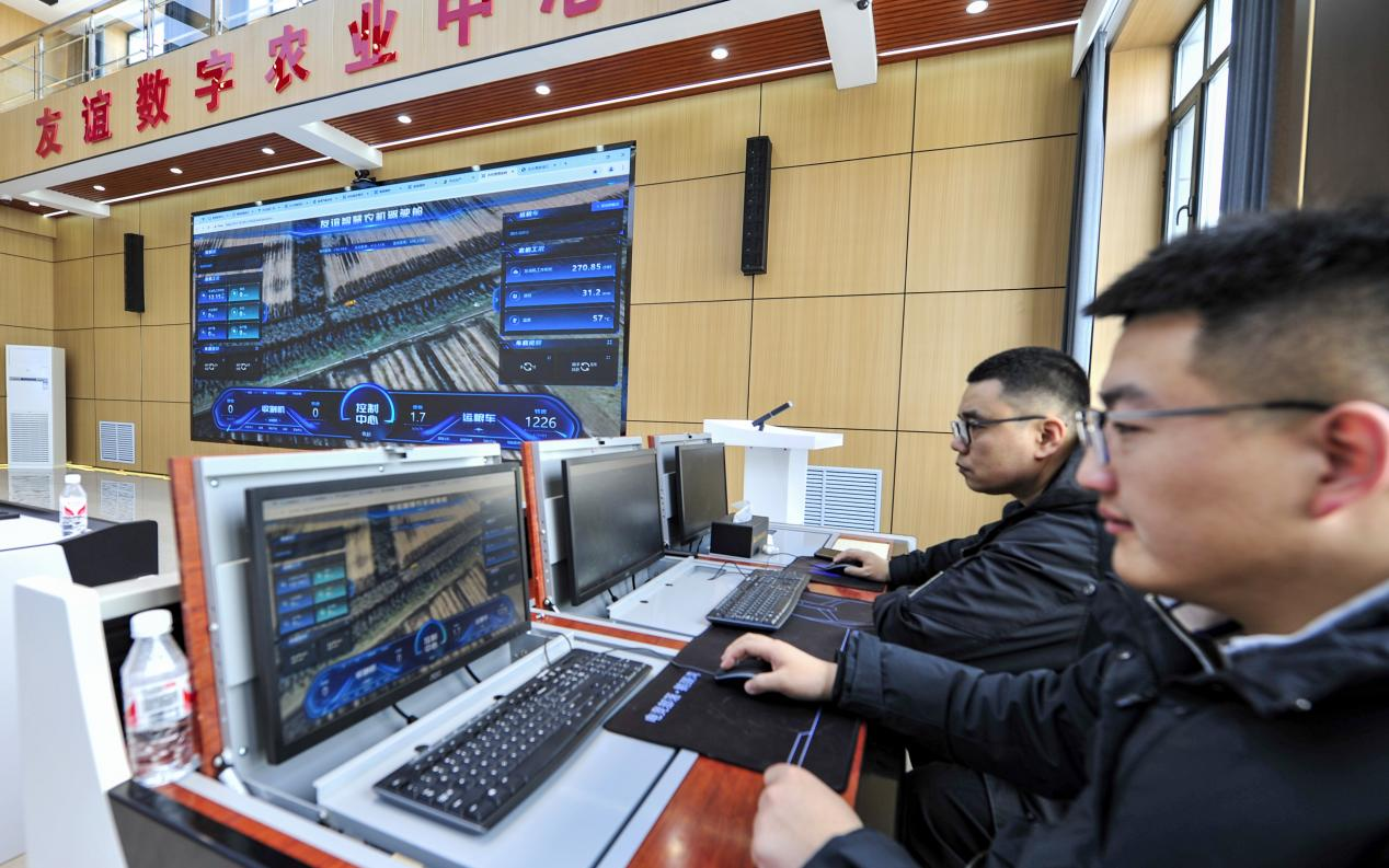 高质量发展看中国｜“老把式”对话“数智赋能”——北大荒的春耕之变(图2)