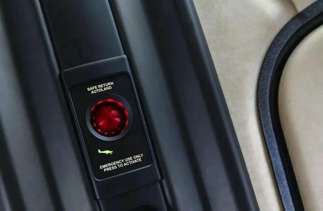 全球首款低空经济上市公司上新！西锐飞机推出全球首款配备FAA批准的自动紧急着陆系统的单发活塞飞机(图3)